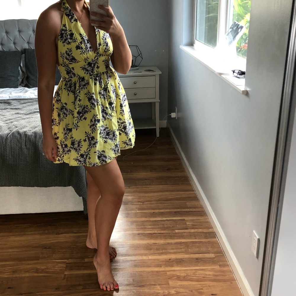 Yellow floral sun dress. Size M